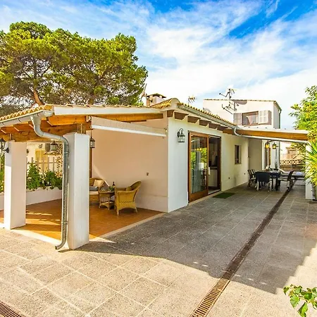 Casa De Pinos 알쿠디아 항구
