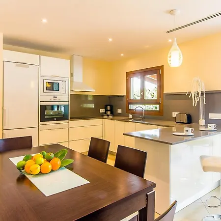 Casa De Pinos Holiday home *